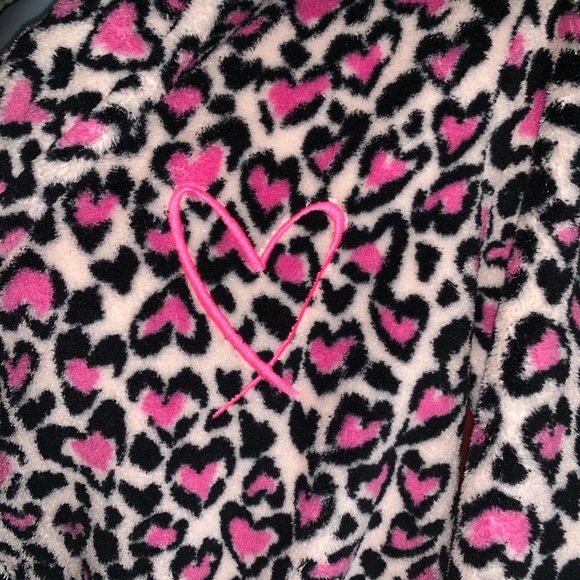 VS SOFT SHORT ROBE XS/S Leopard heart robe - Picture 5 of 8